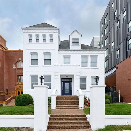 White House At Grand Central Tower Grove Extérieur photo