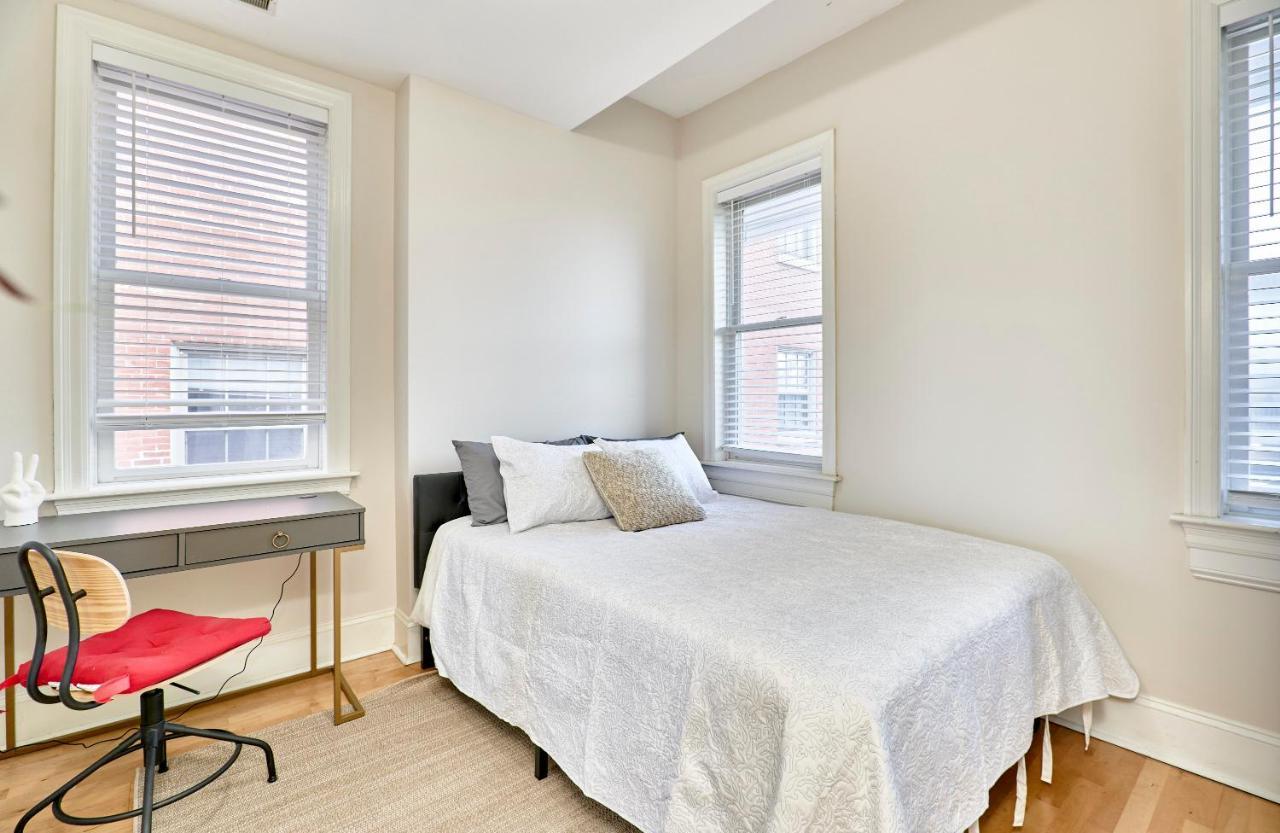 White House At Grand Central Tower Grove Extérieur photo