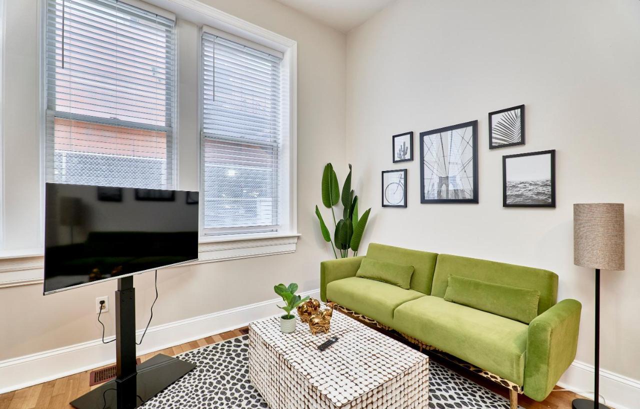 White House At Grand Central Tower Grove Extérieur photo
