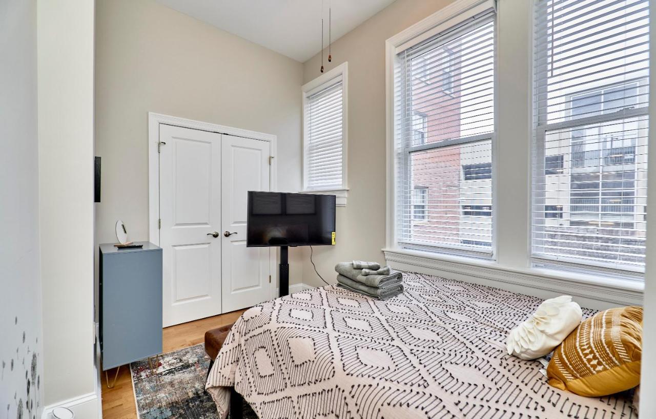White House At Grand Central Tower Grove Extérieur photo