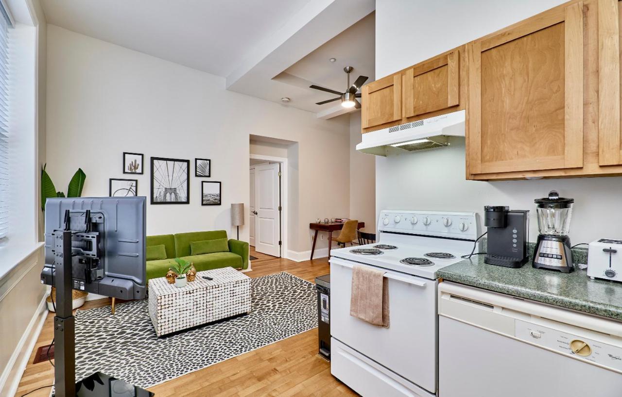 White House At Grand Central Tower Grove Extérieur photo