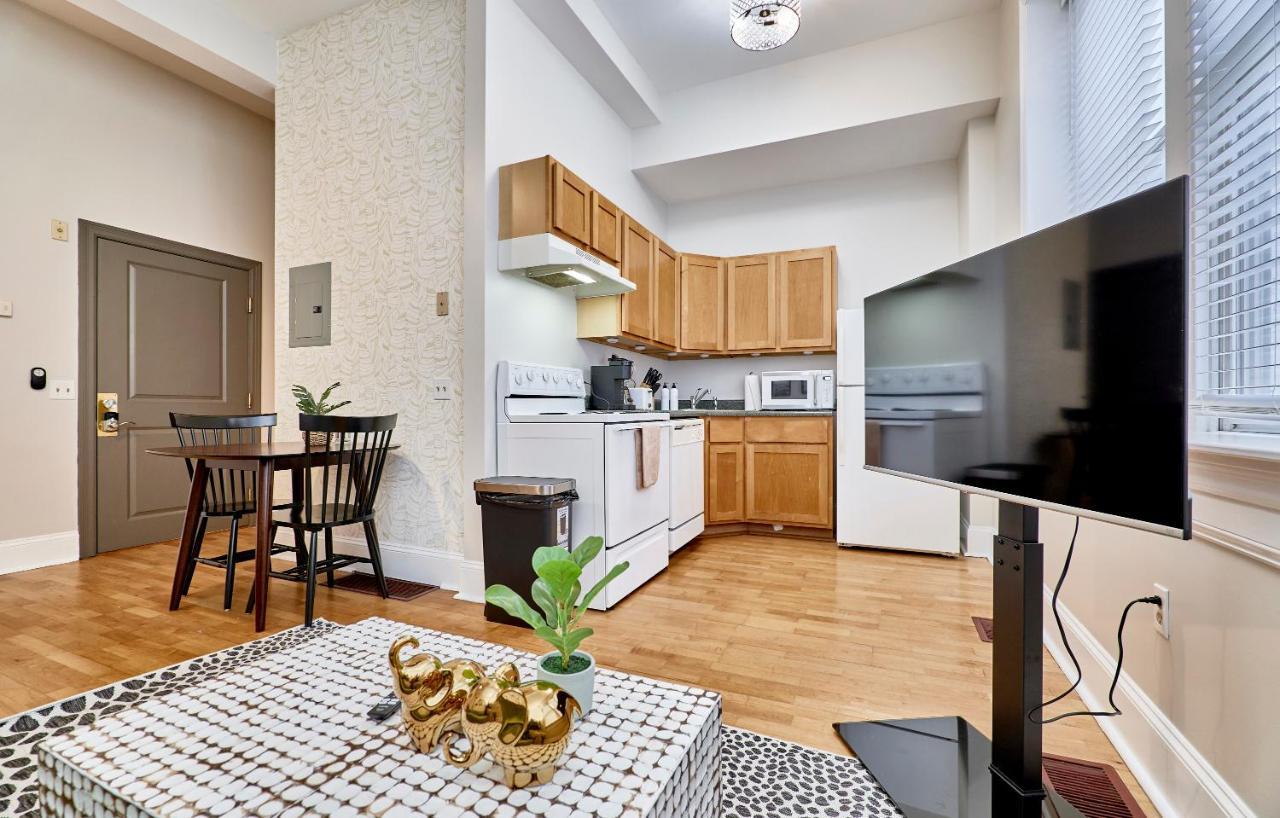 White House At Grand Central Tower Grove Extérieur photo
