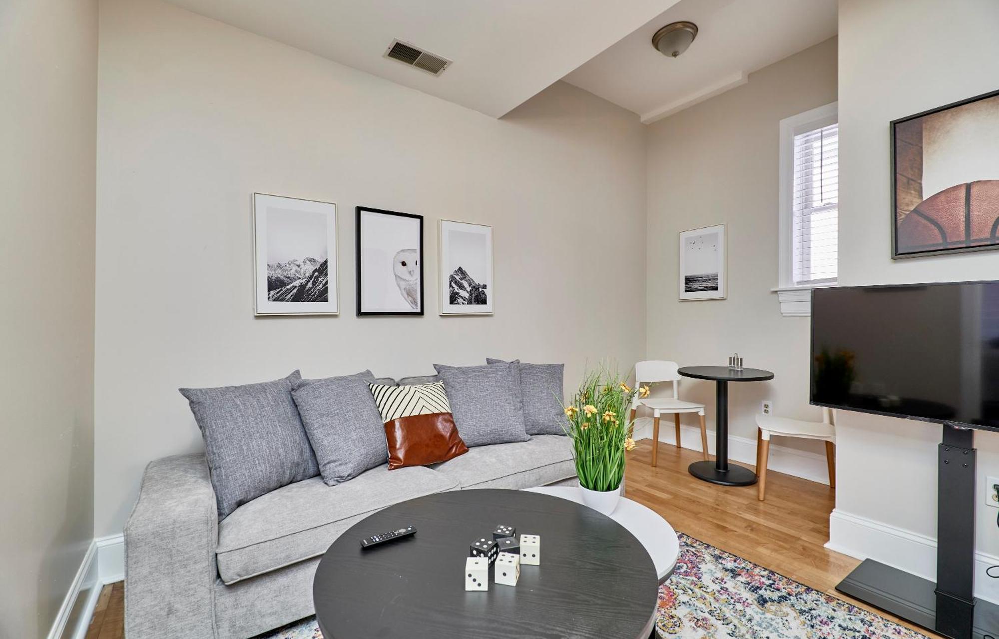 White House At Grand Central Tower Grove Extérieur photo