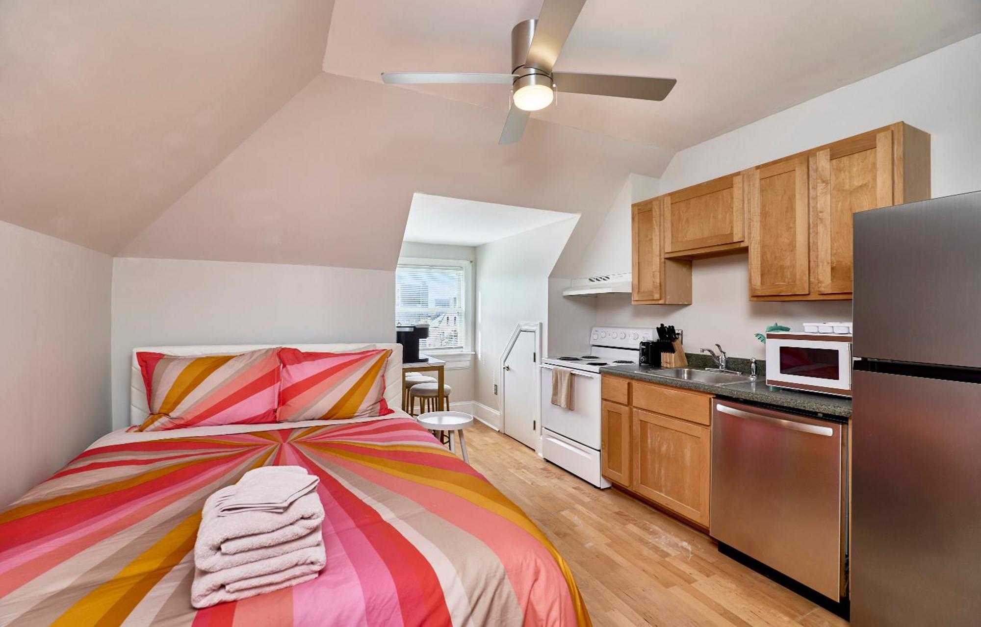 White House At Grand Central Tower Grove Extérieur photo