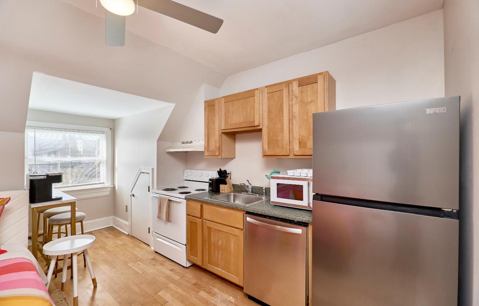 White House At Grand Central Tower Grove Extérieur photo